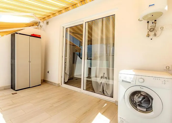 Island Pool Escape * Costa Adeje (Tenerife)