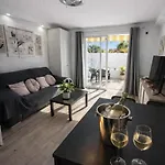 Island Pool Escape Apartamento *