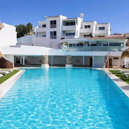 Island Pool Escape Апартаменты
