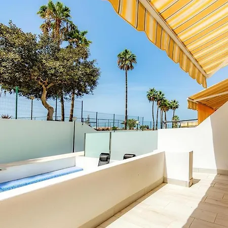 Island Pool Escape Апартаменты Адехе