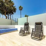 Island Pool Escape