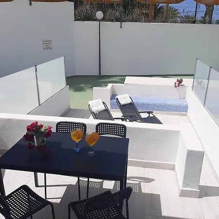 Island Pool Escape *