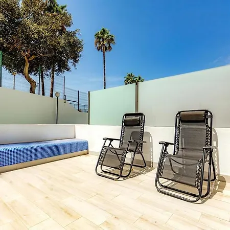 Island Pool Escape