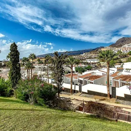 Island Pool Escape * Costa Adeje (Tenerife)